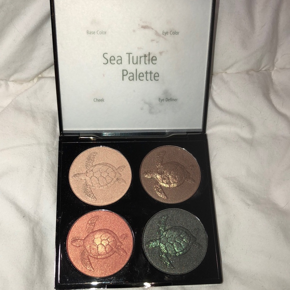 Chantecaille sea turtle palette
